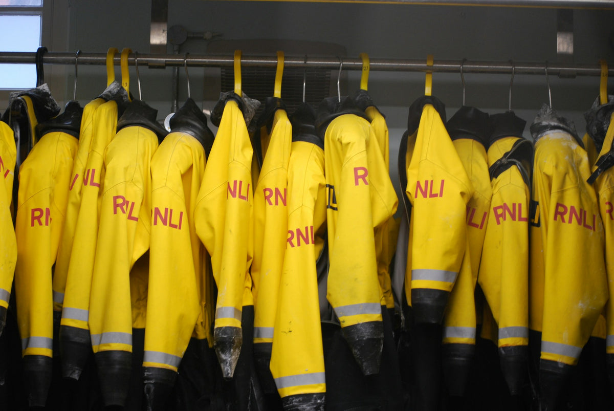 Planning Branded Hi-Vis Workwear for Trades Without the Hassle
